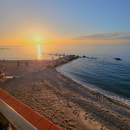 Villaggio Hotel Club Calanovellamare 피라이노 외부 사진